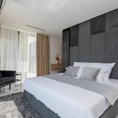 Luxury Karmen* * * * * With Pool & Spa Zone Villa Ricice (Prolozac)
