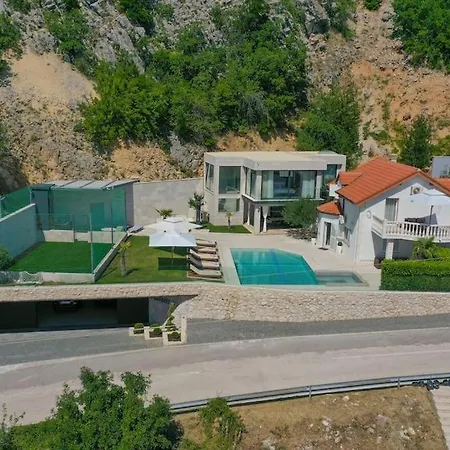 Luxury Karmen* * * * * With Pool & Spa Zone * Ricice (Prolozac)