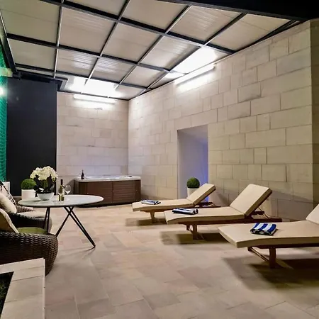 Luxury Karmen* * * * * With Pool & Spa Zone Ricice (Prolozac)