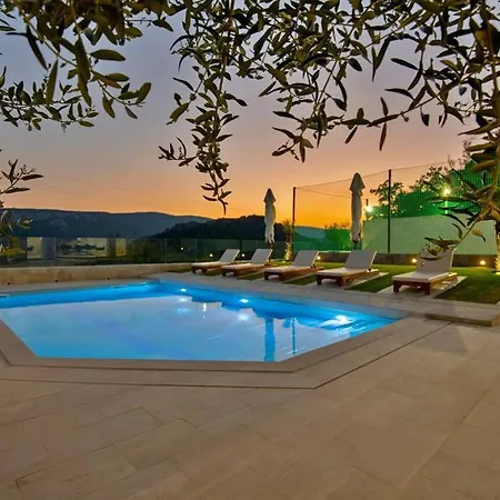 Villa Luxury Karmen* * * * * With Pool & Spa Zone Ricice (Prolozac)