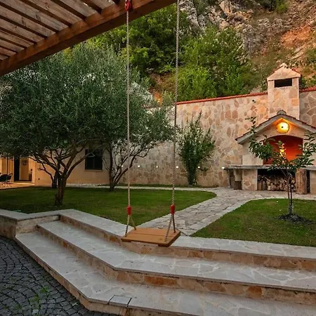 Luxury Karmen* * * * * With Pool & Spa Zone Villa