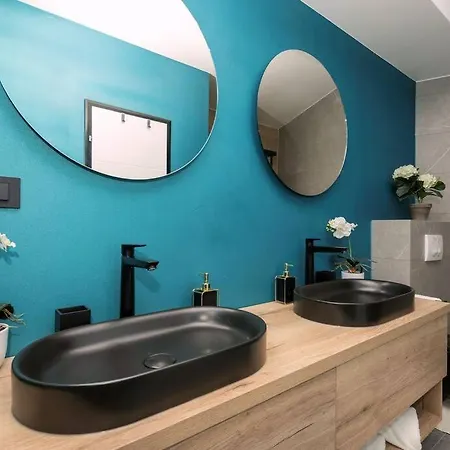 Luxury Karmen* * * * * With Pool & Spa Zone * Ricice (Prolozac)