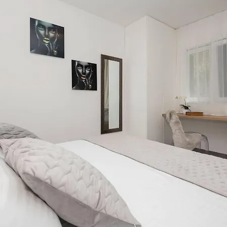 Luxury Karmen* * * * * With Pool & Spa Zone Villa