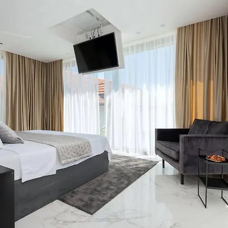 Luxury Karmen* * * * * With Pool & Spa Zone Ricice (Prolozac)