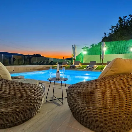 Luxury Karmen With Pool & Zone Villa *