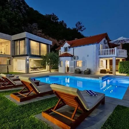 Villa Luxury Karmen With Pool & Zone Ricice (Prolozac)