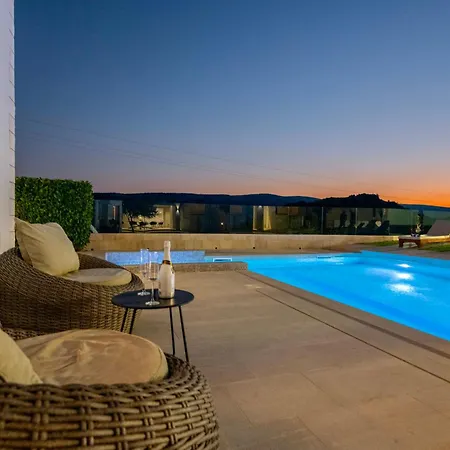 Luxury Karmen With Pool & Zone Villa