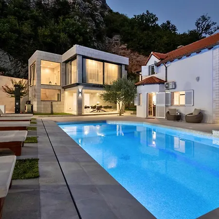 Luxury Karmen With Pool & Zone Villa
