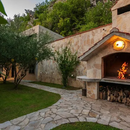 Villa Luxury Karmen With Pool & Zone Ricice (Prolozac)