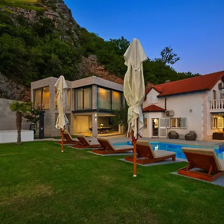 Luxury Karmen With Pool & Zone Villa *