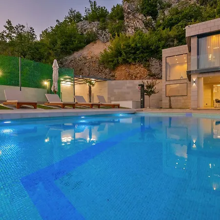 Luxury Karmen With Pool & Zone Villa *