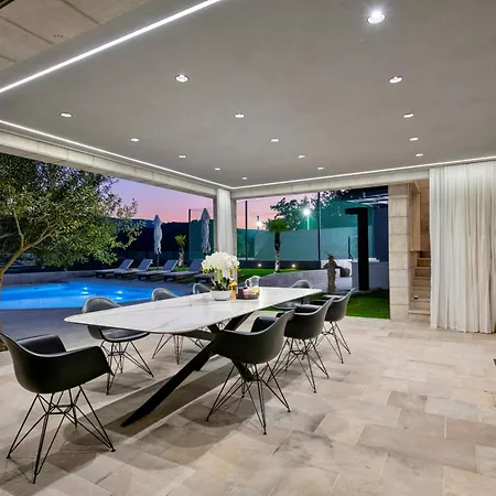 Villa Luxury Karmen With Pool & Zone Ricice (Prolozac)