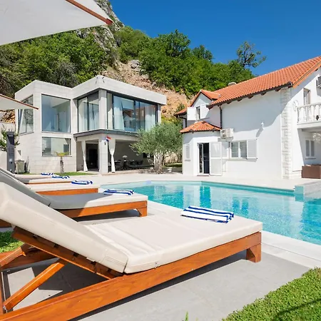 Luxury Karmen With Pool & Zone Ricice (Prolozac)