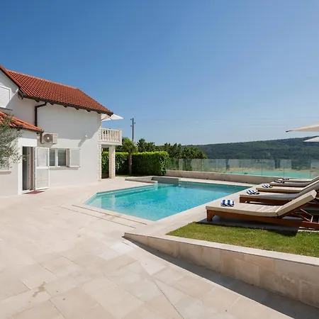 Luxury Karmen With Pool & Zone Ricice (Prolozac)