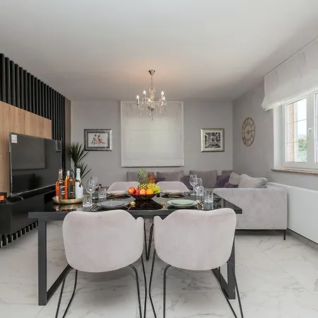 Luxury Karmen With Pool & Zone Villa *