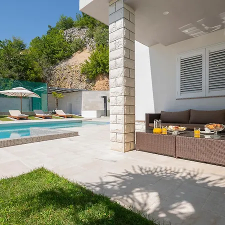 Villa Luxury Karmen With Pool & Zone *