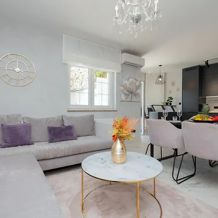 Villa Luxury Karmen With Pool & Zone Ricice (Prolozac)